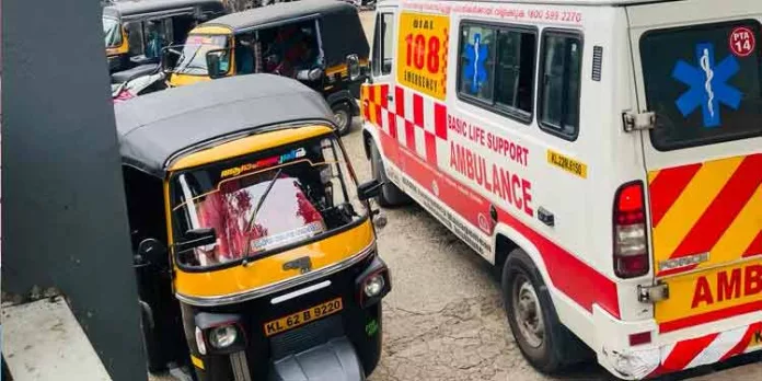 റാന്നി താലൂക്കാശുപത്രിയിലേക്കുള്ള പ്രവേശന കവാടത്തിൽ വാഹനങ്ങളുടെ അനധികൃത പാർക്കിങ് റാന്നി താലൂക്കാശുപത്രിയിലേക്കുള്ള പ്രവേശന കവാടത്തിൽ വാഹനങ്ങളുടെ അനധികൃത പാർക്കിങ്