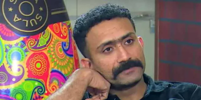 നടൻ ഷൈൻ ടോം ചാക്കോയെ വിമാനത്തിൽ നിന്നും പുറത്താക്കി നടൻ ഷൈൻ ടോം ചാക്കോയെ വിമാനത്തിൽ നിന്നും പുറത്താക്കി