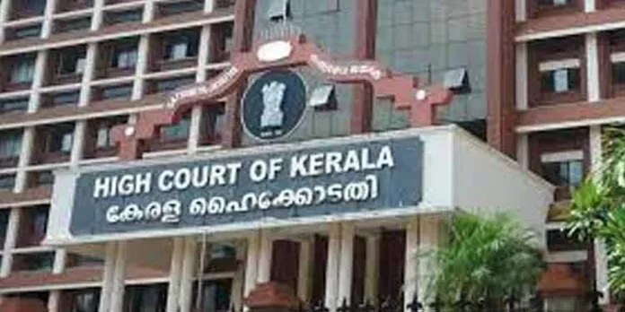 തിരക്കിൽ പെട്ട് തീർത്ഥാടകർക്ക് അപകടം : ശബരിമല ദർശന സമയം ഒരു മണിക്കൂർ നീട്ടാൻ കഴിയുമോ എന്ന് കോടതി തിരക്കിൽ പെട്ട് തീർത്ഥാടകർക്ക് അപകടം : ശബരിമല ദർശന സമയം ഒരു മണിക്കൂർ നീട്ടാൻ കഴിയുമോ എന്ന് കോടതി