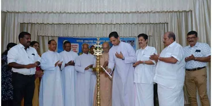 നസ്രാണി പൈതൃക സ്മരണകള് ഉണര്ത്തി അരുവിത്തുറയില് ചരിത്ര സെമിനാര് നസ്രാണി പൈതൃക സ്മരണകള് ഉണര്ത്തി അരുവിത്തുറയില് ചരിത്ര സെമിനാര്