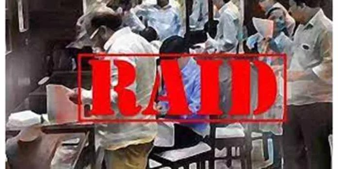 പിഎസ് സി കോച്ചിങ് സെന്ററുകളില് വിജിലന്സ് റെയ്ഡ് പിഎസ് സി കോച്ചിങ് സെന്ററുകളില് വിജിലന്സ് റെയ്ഡ്