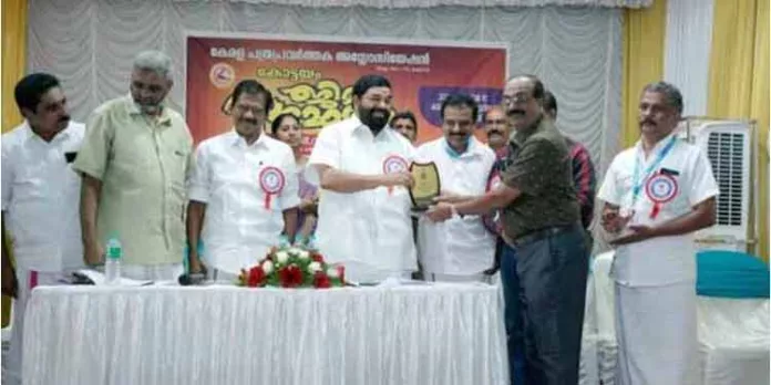 മാധ്യമ പ്രവര്ത്തകരുടെ പ്രശ്നങ്ങള്ക്ക് പരിഹാരം കാണും : മന്ത്രി വാസവന് മാധ്യമ പ്രവര്ത്തകരുടെ പ്രശ്നങ്ങള്ക്ക് പരിഹാരം കാണും : മന്ത്രി വാസവന്