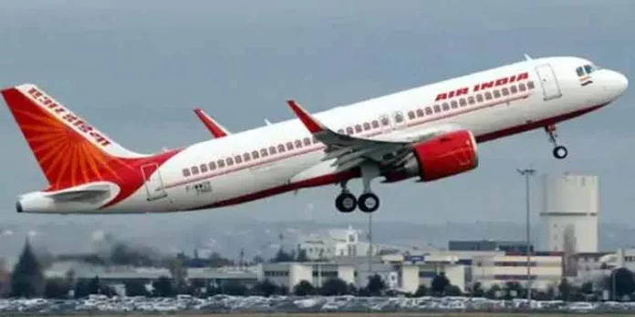 പ്രവാസികള്ക്ക് തിരിച്ചടി : നാട്ടിലേക്കുള്ള ടിക്കറ്റ് നിരക്കില് അഞ്ചിരട്ടി വര്ധന പ്രവാസികള്ക്ക് തിരിച്ചടി : നാട്ടിലേക്കുള്ള ടിക്കറ്റ് നിരക്കില് അഞ്ചിരട്ടി വര്ധന