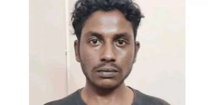 അയൽവാസിയെ കുത്തിയ കേസിൽ ഒളിവിൽ കഴിഞ്ഞിരുന്ന പ്രതി അറസ്റ്റിൽ അയൽവാസിയെ കുത്തിയ കേസിൽ ഒളിവിൽ കഴിഞ്ഞിരുന്ന പ്രതി അറസ്റ്റിൽ