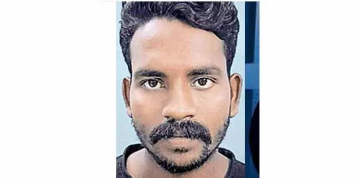 തെന്നിവീണ് മരിച്ചെന്ന് വീട്ടുകാർ ; എസ് ഐ യുടെ സംശയം കൊലപാതകത്തിന്റെ ചുരുൾ അഴിച്ചു തെന്നിവീണ് മരിച്ചെന്ന് വീട്ടുകാർ ; എസ് ഐ യുടെ സംശയം കൊലപാതകത്തിന്റെ ചുരുൾ അഴിച്ചു