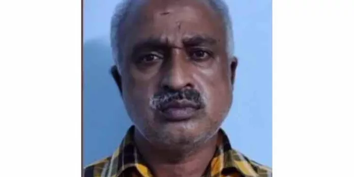 10 വർഷത്തിനുള്ളിൽ 3 പോക്സോ കേസ് ; അധ്യാപകനെ സ്ഥിരമായി മാറ്റി നിർത്താതെ വിദ്യാഭ്യാസ വകുപ്പ് 10 വർഷത്തിനുള്ളിൽ 3 പോക്സോ കേസ് ; അധ്യാപകനെ സ്ഥിരമായി മാറ്റി നിർത്താതെ വിദ്യാഭ്യാസ വകുപ്പ്