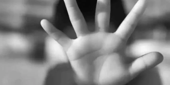 കൊല്ക്കത്തയില് ദത്തെടുത്ത കുട്ടികളെ ദമ്പതികള് ലൈംഗികമായി ചൂഷണം ചെയ്തു കൊല്ക്കത്തയില് ദത്തെടുത്ത കുട്ടികളെ ദമ്പതികള് ലൈംഗികമായി ചൂഷണം ചെയ്തു