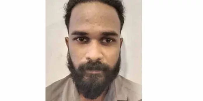 സ്ത്രീകളുടെ പേരില് വ്യാജ ഫേസ് ബുക്ക് ഐഡിയുണ്ടാക്കി അശ്ലീല സന്ദേശം അയച്ച യുവാവ് പിടിയിൽ സ്ത്രീകളുടെ പേരില് വ്യാജ ഫേസ് ബുക്ക് ഐഡിയുണ്ടാക്കി അശ്ലീല സന്ദേശം അയച്ച യുവാവ് പിടിയിൽ