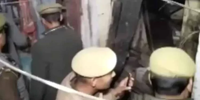 വീടിനുളളില് സിലിണ്ടര് പൊട്ടിത്തെറിച്ചു ; സ്ത്രീ മരിച്ചു, 3 പേര്ക്ക് പരിക്ക് വീടിനുളളില് സിലിണ്ടര് പൊട്ടിത്തെറിച്ചു ; സ്ത്രീ മരിച്ചു, 3 പേര്ക്ക് പരിക്ക്