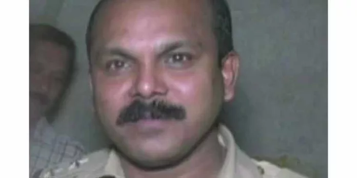 രണ്ട് പീഡനക്കേസുകളില് പ്രതിയായ സിഐയെ സംരക്ഷിച്ച് പോലീസ് ; സിപിഎം സ്വാധീനമുള്ള ഉദ്യോഗസ്ഥരാണ് സൈജുവിനെ രക്ഷിക്കാന് ശ്രമിക്കുന്നതെന്ന് പരാതിക്കാരിയായ വനിത ഡോക്ടര് രണ്ട് പീഡനക്കേസുകളില് പ്രതിയായ സിഐയെ സംരക്ഷിച്ച് പോലീസ് ; സിപിഎം സ്വാധീനമുള്ള ഉദ്യോഗസ്ഥരാണ് സൈജുവിനെ രക്ഷിക്കാന് ശ്രമിക്കുന്നതെന്ന് പരാതിക്കാരിയായ വനിത ഡോക്ടര്