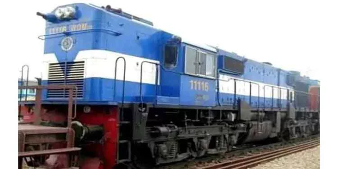 ഏറനാട് എക്സ്പ്രസിൽ റെയിൽവേ ജീവനക്കാരനെ തൂങ്ങി മരിച്ചനിലയിൽ കണ്ടെത്തി ഏറനാട് എക്സ്പ്രസിൽ റെയിൽവേ ജീവനക്കാരനെ തൂങ്ങി മരിച്ചനിലയിൽ കണ്ടെത്തി