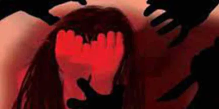 16കാരിയെ കൂട്ടബലാത്സംഗം ചെയ്ത കേസില് എട്ട് പേരെ പോലീസ് അറസ്റ്റ് ചെയ്തു 16കാരിയെ കൂട്ടബലാത്സംഗം ചെയ്ത കേസില് എട്ട് പേരെ പോലീസ് അറസ്റ്റ് ചെയ്തു