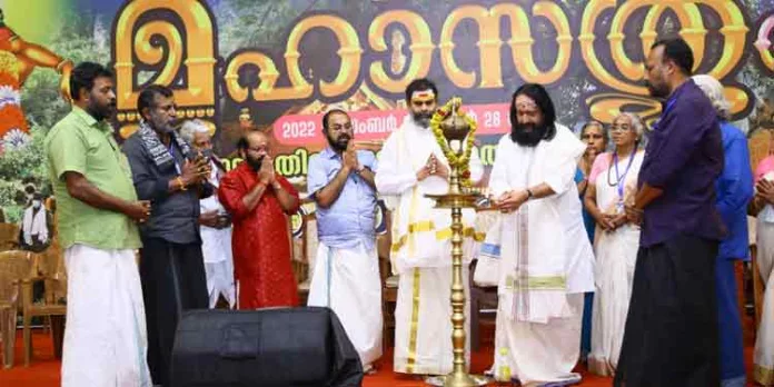 സത്ര വേദിയിൽ ആചാര്യ സംഗമം നടന്നു സത്ര വേദിയിൽ ആചാര്യ സംഗമം നടന്നു