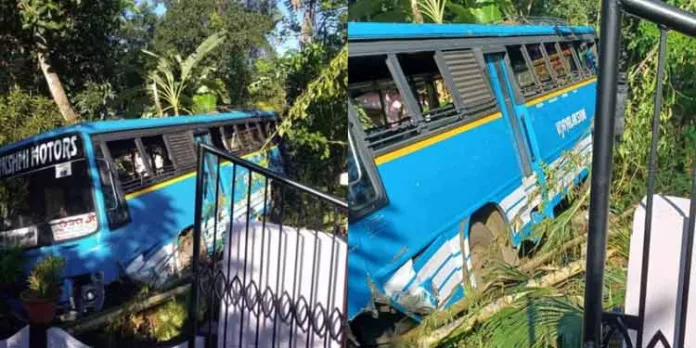 മല്ലപ്പള്ളിയില് സ്വകാര്യ ബസ് നിയന്ത്രണം വിട്ട് മറിഞ്ഞു മല്ലപ്പള്ളിയില് സ്വകാര്യ ബസ് നിയന്ത്രണം വിട്ട് മറിഞ്ഞു