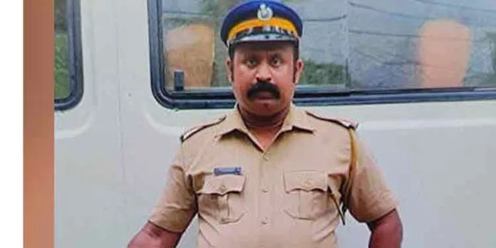 ചാരുംമൂട് കള്ളനോട്ട് കേസിൽ കൂടുതൽ പേർ അറസ്റ്റിലാകുമെന്ന് സൂചന ചാരുംമൂട് കള്ളനോട്ട് കേസിൽ കൂടുതൽ പേർ അറസ്റ്റിലാകുമെന്ന് സൂചന