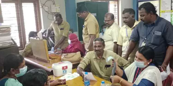 വൈദ്യുതി ജീവനക്കാർക്കായി മെഡിക്കൽ ക്യാമ്പ് നടത്തി വൈദ്യുതി ജീവനക്കാർക്കായി മെഡിക്കൽ ക്യാമ്പ് നടത്തി