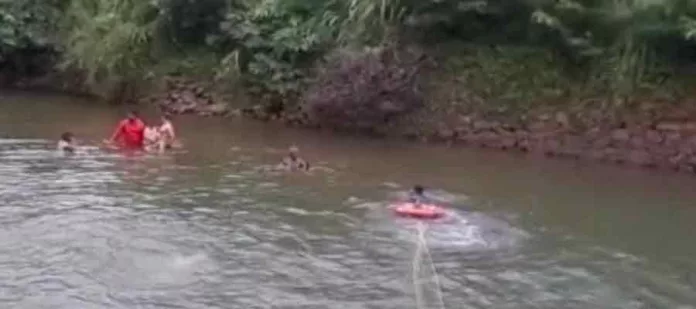 മീനച്ചിലാറിന്റെ കൈവഴിയിൽ കുളിക്കാനിറങ്ങിയ രണ്ട് നേഴ്സിംഗ് വിദ്യാർത്ഥികൾ മുങ്ങി മരിച്ചു മീനച്ചിലാറിന്റെ കൈവഴിയിൽ കുളിക്കാനിറങ്ങിയ രണ്ട് നേഴ്സിംഗ് വിദ്യാർത്ഥികൾ മുങ്ങി മരിച്ചു