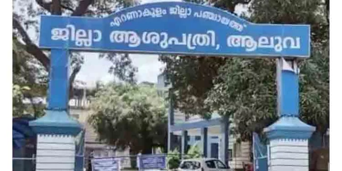 നിയന്ത്രണംവിട്ട ഓട്ടോറിക്ഷ ആശുപത്രി അത്യാഹിത വിഭാഗത്തിലേക്ക് ഇടിച്ചുകയറി നിയന്ത്രണംവിട്ട ഓട്ടോറിക്ഷ ആശുപത്രി അത്യാഹിത വിഭാഗത്തിലേക്ക് ഇടിച്ചുകയറി