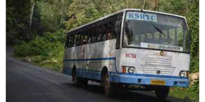 ഓട്ടോറിക്ഷാ തൊഴിലാളികള്ക്കെതിരെ പരാതിയുമായി കെഎസ്ആര്ടിസി ജീവനക്കാർ ഓട്ടോറിക്ഷാ തൊഴിലാളികള്ക്കെതിരെ പരാതിയുമായി കെഎസ്ആര്ടിസി ജീവനക്കാർ