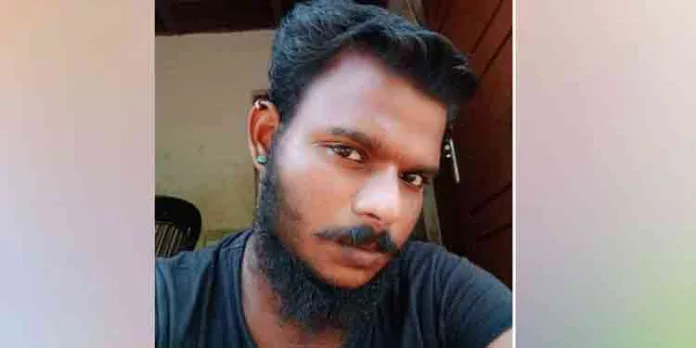 ടിപ്പര് ലോറിയും ബൈക്കും കൂട്ടിയിടിച്ച് യുവാവ് മരിച്ചു ടിപ്പര് ലോറിയും ബൈക്കും കൂട്ടിയിടിച്ച് യുവാവ് മരിച്ചു