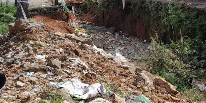 സംസ്ഥാന പാത നിർമ്മാണത്തിന് തടസമായി കോന്നി ഗ്രാമ പഞ്ചായത്ത് സംസ്ഥാന പാത നിർമ്മാണത്തിന് തടസമായി കോന്നി ഗ്രാമ പഞ്ചായത്ത്