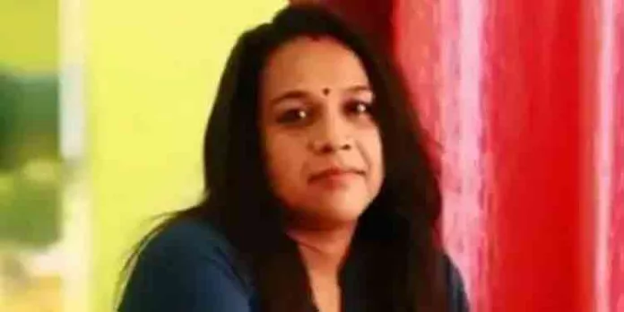 ടൈറ്റാനിയത്തില് ഒതുങ്ങില്ല ; ബെവ്കോയിലും ദിവ്യ നായരുടെ തട്ടിപ്പ് ടൈറ്റാനിയത്തില് ഒതുങ്ങില്ല ; ബെവ്കോയിലും ദിവ്യ നായരുടെ തട്ടിപ്പ്