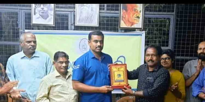 സർഗ്ഗവേദിയുടെ നേതൃത്വത്തിൽ അനുമോദിച്ചു സർഗ്ഗവേദിയുടെ നേതൃത്വത്തിൽ അനുമോദിച്ചു
