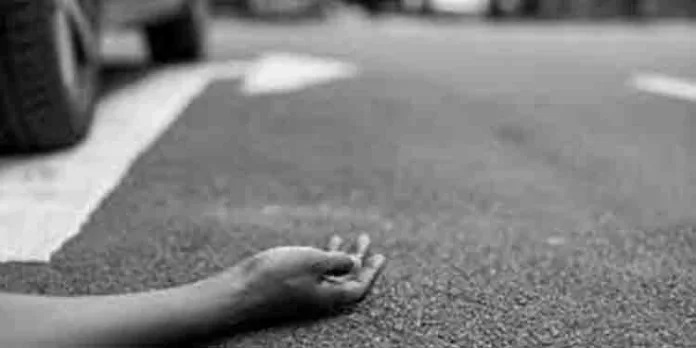 റോഡ് മുറിച്ച് കടക്കുന്നതിനിടെ കാർ ഇടിച്ച് മൂന്ന്പേർക്ക് പരുക്കേറ്റു റോഡ് മുറിച്ച് കടക്കുന്നതിനിടെ കാർ ഇടിച്ച് മൂന്ന്പേർക്ക് പരുക്കേറ്റു