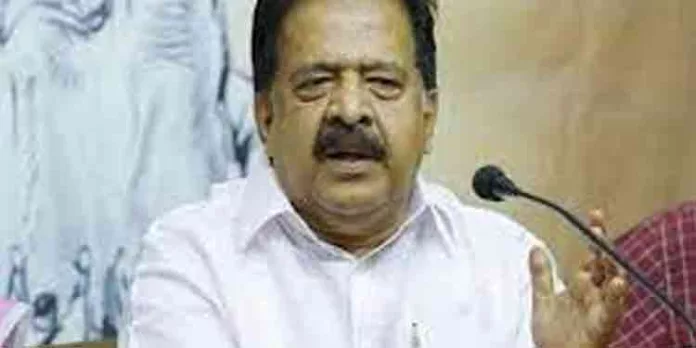 ദില്ലിയില് തണുപ്പാണെന്ന് മുഖ്യമന്ത്രി ; പക്ഷേ അദ്ദേഹത്തിന്റെ പാര്ട്ടിയില് വലിയ ചൂടാണെന്ന് രമേശ് ചെന്നിത്തല ദില്ലിയില് തണുപ്പാണെന്ന് മുഖ്യമന്ത്രി ; പക്ഷേ അദ്ദേഹത്തിന്റെ പാര്ട്ടിയില് വലിയ ചൂടാണെന്ന് രമേശ് ചെന്നിത്തല