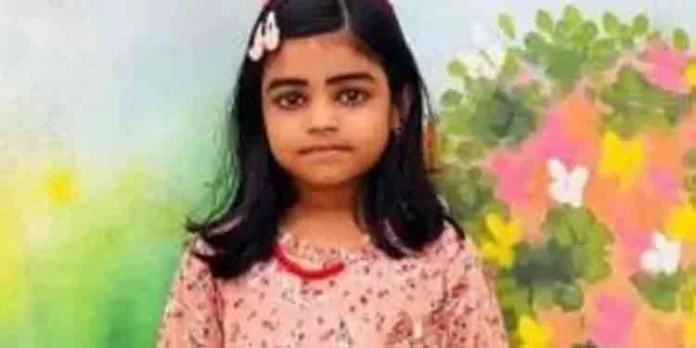മാതാവിനൊപ്പം സ്കൂട്ടറില് സഞ്ചരിച്ച ആറുവയസ്സുകാരി കാറിടിച്ച് മരിച്ചു മാതാവിനൊപ്പം സ്കൂട്ടറില് സഞ്ചരിച്ച ആറുവയസ്സുകാരി കാറിടിച്ച് മരിച്ചു