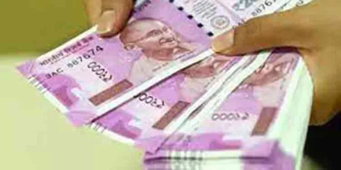 വ്യാജ ഇ-മെയിൽ : എസ്ബിഐയില് നിന്നും 15 ലക്ഷം തട്ടിച്ച് തട്ടിപ്പ് സംഘം വ്യാജ ഇ-മെയിൽ : എസ്ബിഐയില് നിന്നും 15 ലക്ഷം തട്ടിച്ച് തട്ടിപ്പ് സംഘം