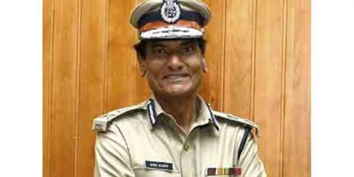 പുതുവത്സരാഘോഷം : നിരീക്ഷണവും നിയന്ത്രണവും കടുപ്പിക്കാന് പോലീസിന് നിര്ദ്ദേശം പുതുവത്സരാഘോഷം : നിരീക്ഷണവും നിയന്ത്രണവും കടുപ്പിക്കാന് പോലീസിന് നിര്ദ്ദേശം
