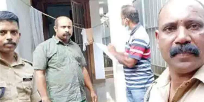 ചാരുംമൂട് കള്ളനോട്ട് കേസിലെ പ്രതികളുമായുള്ള പോലീസിന്റെ തെളിവെടുപ്പ് പൂർത്തിയായി ചാരുംമൂട് കള്ളനോട്ട് കേസിലെ പ്രതികളുമായുള്ള പോലീസിന്റെ തെളിവെടുപ്പ് പൂർത്തിയായി