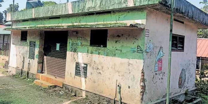 അനന്തരാമപുരം ചന്തയിലെ ശുചിമുറി അടഞ്ഞ് കിടക്കാന് തുടങ്ങിയിട്ട് 2 വര്ഷം ; തുറക്കാനുള്ള നടപടി സ്വീകരിക്കണമെന്ന ആവശ്യം ശക്തം അനന്തരാമപുരം ചന്തയിലെ ശുചിമുറി അടഞ്ഞ് കിടക്കാന് തുടങ്ങിയിട്ട് 2 വര്ഷം ; തുറക്കാനുള്ള നടപടി സ്വീകരിക്കണമെന്ന ആവശ്യം ശക്തം
