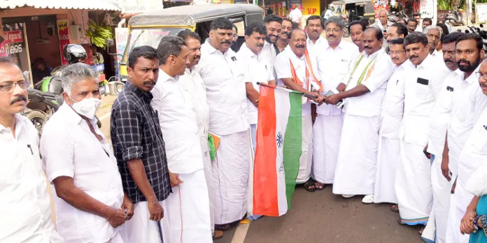 പത്തനംതിട്ട ബ്ലോക്ക് കോൺഗ്രസ് കമ്മിറ്റി പൗര വിചാരണ വാഹന പ്രചരണ യാത്ര നടത്തി പത്തനംതിട്ട ബ്ലോക്ക് കോൺഗ്രസ് കമ്മിറ്റി പൗര വിചാരണ വാഹന പ്രചരണ യാത്ര നടത്തി