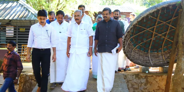 കോന്നി നിയോജക മണ്ഡലത്തിലെ ഇക്കോ ടൂറിസം വിപുലീകരിക്കുന്നതിനുള്ള പദ്ധതികള് മൂന്ന് ഘട്ടമായി നടപ്പാക്കും : മന്ത്രി എ.കെ. ശശീന്ദ്രന് കോന്നി നിയോജക മണ്ഡലത്തിലെ ഇക്കോ ടൂറിസം വിപുലീകരിക്കുന്നതിനുള്ള പദ്ധതികള് മൂന്ന് ഘട്ടമായി നടപ്പാക്കും : മന്ത്രി എ.കെ. ശശീന്ദ്രന്