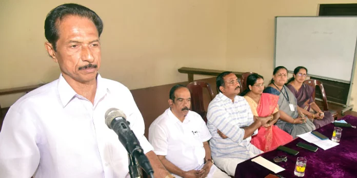 വിദ്യാഭ്യാസ സ്ഥാപനങ്ങളിലെ പശ്ചാത്തല സൗകര്യവികസനത്തിന് മുന്തൂക്കം : ജില്ലാ പഞ്ചായത്ത് പ്രസിഡന്റ് വിദ്യാഭ്യാസ സ്ഥാപനങ്ങളിലെ പശ്ചാത്തല സൗകര്യവികസനത്തിന് മുന്തൂക്കം : ജില്ലാ പഞ്ചായത്ത് പ്രസിഡന്റ്