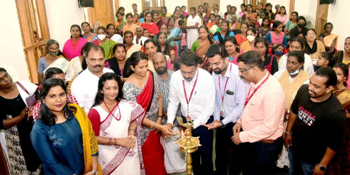 സ്നേഹ വീടുകളുടെ കുടുംബ സംഗമവും സ്നേഹവിരുന്നും സംഘടിപ്പിച്ചു സ്നേഹ വീടുകളുടെ കുടുംബ സംഗമവും സ്നേഹവിരുന്നും സംഘടിപ്പിച്ചു