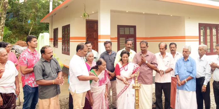 ഡോ.എം. എസ്. സുനിലിന്റെ 265 – മത് സ്നേഹഭവനം പുതുവത്സരത്തിൽ കുഞ്ഞമ്മയ്ക്ക് ഡോ.എം. എസ്. സുനിലിന്റെ 265 – മത് സ്നേഹഭവനം പുതുവത്സരത്തിൽ കുഞ്ഞമ്മയ്ക്ക്