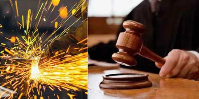 ജോലിക്കിടെ പൊള്ളലേറ്റ വെല്ഡര്ക്ക് നഷ്ടപരിഹാരം നല്കാന് കമ്പനിയോട് ആവശ്യപ്പെട്ട് കോടതി ജോലിക്കിടെ പൊള്ളലേറ്റ വെല്ഡര്ക്ക് നഷ്ടപരിഹാരം നല്കാന് കമ്പനിയോട് ആവശ്യപ്പെട്ട് കോടതി