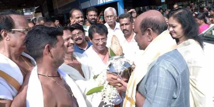 ചക്കുളത്തുകാവ് പൊങ്കാല നാളെ ചക്കുളത്തുകാവ് പൊങ്കാല നാളെ