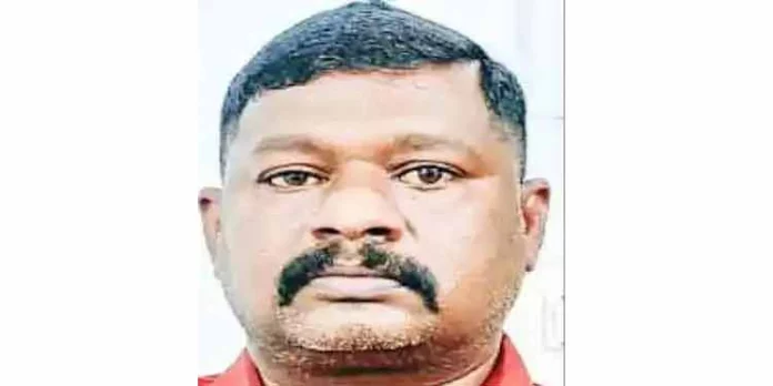 വ്യാപാരികളെയും ചരക്ക് വാഹനങ്ങളിലെ ഡ്രൈവർമാരെയും കബളിപ്പിച്ച് പണം തട്ടിയെടുത്ത കേസിൽ ഒരാൾ പിടിയിൽ വ്യാപാരികളെയും ചരക്ക് വാഹനങ്ങളിലെ ഡ്രൈവർമാരെയും കബളിപ്പിച്ച് പണം തട്ടിയെടുത്ത കേസിൽ ഒരാൾ പിടിയിൽ