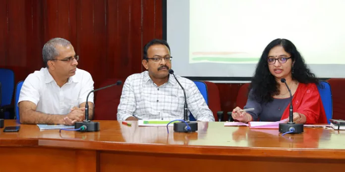 ആധാര് ഡോക്യുമെന്റ് അപ്ഡേഷന് : ജില്ലാതല മോണിറ്ററിംഗ് സമിതി രൂപീകരിച്ചു ആധാര് ഡോക്യുമെന്റ് അപ്ഡേഷന് : ജില്ലാതല മോണിറ്ററിംഗ് സമിതി രൂപീകരിച്ചു