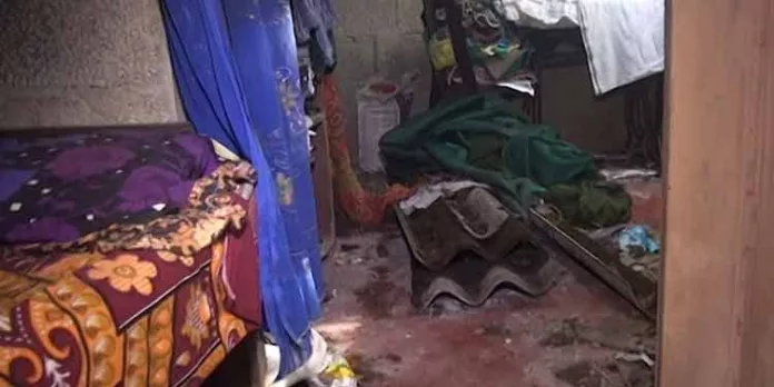 കാളകെട്ടിയിൽ ഇടിമിന്നലേറ്റ് വീട് തകര്ന്നു കാളകെട്ടിയിൽ ഇടിമിന്നലേറ്റ് വീട് തകര്ന്നു