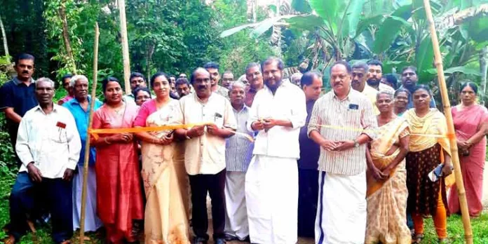 അങ്ങാടി ഗ്രാമ പഞ്ചായത്തിലെ വലിയകാവ് – ആറ്റൂർ പടി റോഡിന് ശാപമോക്ഷം അങ്ങാടി ഗ്രാമ പഞ്ചായത്തിലെ വലിയകാവ് – ആറ്റൂർ പടി റോഡിന് ശാപമോക്ഷം