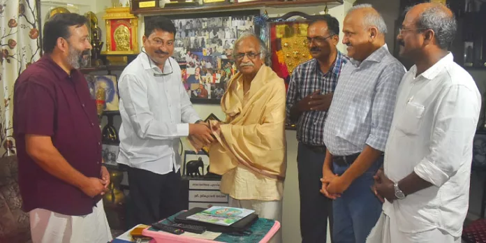 ആര്ഷദര്ശ പുരസ്ക്കാരം ശ്രീകുമാരന് തമ്പിക്ക് ആര്ഷദര്ശ പുരസ്ക്കാരം ശ്രീകുമാരന് തമ്പിക്ക്