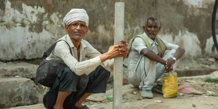 ദിവസവേതന തൊഴിലാളികളുടെ ആത്മഹത്യകൾ മൂന്ന് മടങ്ങ് വർധിച്ചതായി കേന്ദ്ര ആഭ്യന്തര മന്ത്രാലയം ദിവസവേതന തൊഴിലാളികളുടെ ആത്മഹത്യകൾ മൂന്ന് മടങ്ങ് വർധിച്ചതായി കേന്ദ്ര ആഭ്യന്തര മന്ത്രാലയം