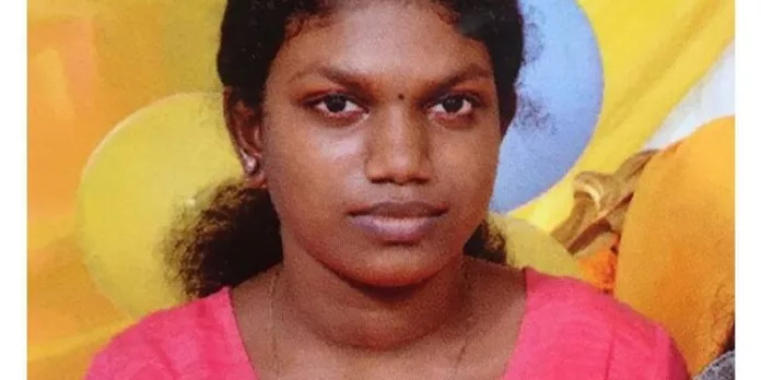 വർക്കലയില് പെണ്കുട്ടിയെ കഴുത്തറുത്ത് കൊന്നു ; ആണ് സുഹൃത്ത് പിടിയിൽ വർക്കലയില് പെണ്കുട്ടിയെ കഴുത്തറുത്ത് കൊന്നു ; ആണ് സുഹൃത്ത് പിടിയിൽ