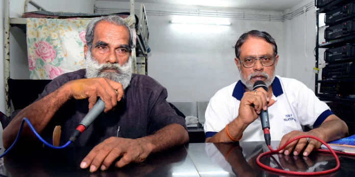 രണ്ട് ദശാബ്ദക്കാലമായി സന്നിധാനത്തെ അനൗണ്സ്മെന്റ് താരങ്ങള് രണ്ട് ദശാബ്ദക്കാലമായി സന്നിധാനത്തെ അനൗണ്സ്മെന്റ് താരങ്ങള്