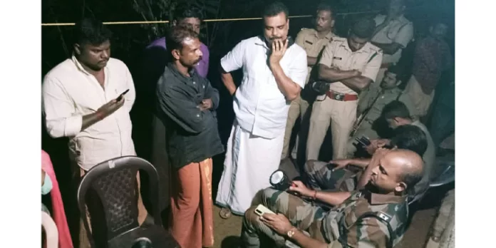 പൂച്ചക്കുളത്ത് എത്തിയ വനപാലകരെ നാട്ടുകാർ തടഞ്ഞു പൂച്ചക്കുളത്ത് എത്തിയ വനപാലകരെ നാട്ടുകാർ തടഞ്ഞു